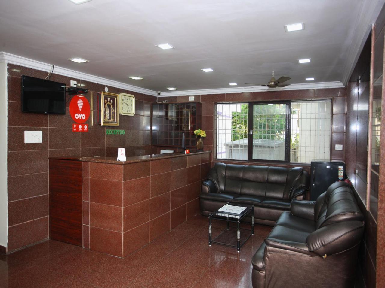 Oyo 10465 Koyambedu Chennai Hotel Bagian luar foto