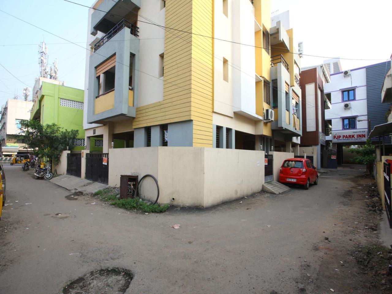 Oyo 10465 Koyambedu Chennai Hotel Bagian luar foto