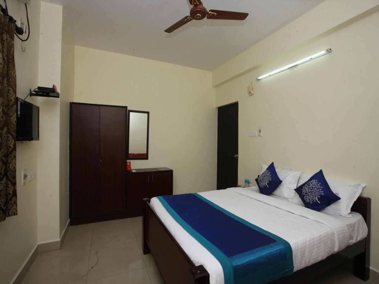 Oyo 10465 Koyambedu Chennai Hotel Bagian luar foto
